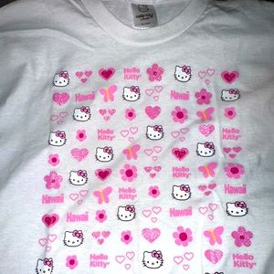 Hello Kitty Shirt 👚 🌺💖 NWOT